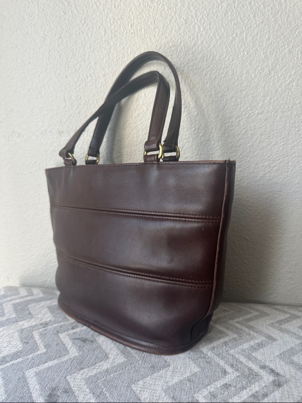 Vintage Coach “Tribeca” style 9081
Mahogany Small Satchel - Picture 3 of 7